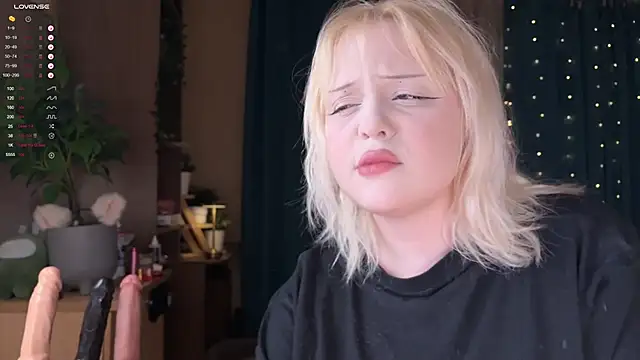 Snapshot of LisaLaas chatting on 01/13/26, 01:48 LisaLaas online show from 01/13/26, 01:48