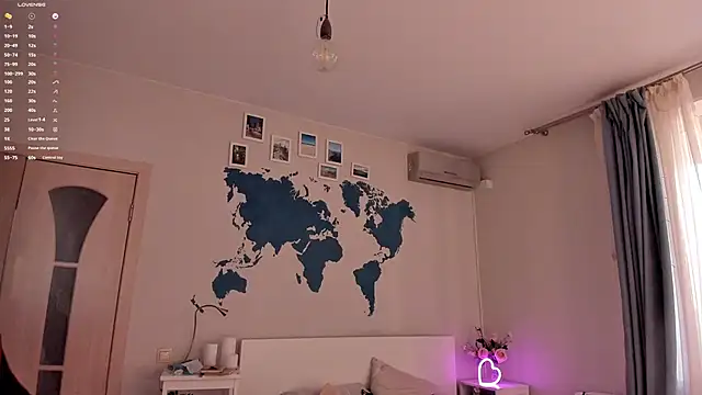 Snapshot of LisaLaas chatting on 03/21/25, 01:45 LisaLaas online show from 03/21/25, 01:45