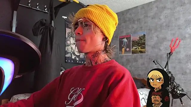 Snapshot of AcidMilo chatting on 10/29/25, 01:54 AcidMilo online show from 10/29/25, 01:54