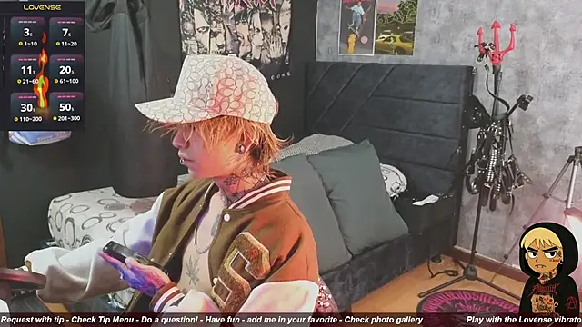 Snapshot of AcidMilo chatting on 11/15/25, 11:58 AcidMilo online show from 11/15/25, 11:58