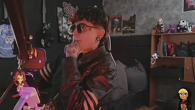 Snapshot of AcidMilo chatting on 01/13/26, 03:49 AcidMilo online show from 01/13/26, 03:49