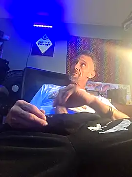 hotnicz10 online show from 11/26/25, 11:43