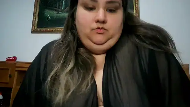 Snapshot of nicholle chatting on 04/29/26, 09:32 nicholle online show from 04/29/26, 09:32
