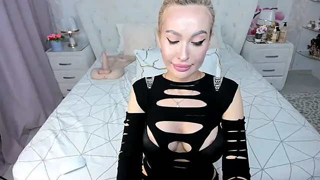 Snapshot of HottieSweetBritney chatting on 05/16/26, 01:26 HottieSweetBritney online show from 05/16/26, 01:26