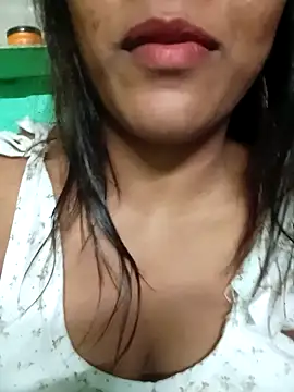 Snapshot of ANGEL_QUEEN09 chatting on 09/15/25, 09:21 ANGEL QUEEN09 online show from 09/15/25, 09:21