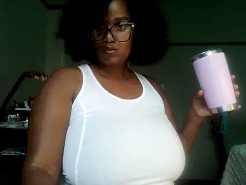 Snapshot of Charlie-Crawford chatting on 09/29/25, 06:53 Charlie-Crawford online show from 09/29/25, 06:53
