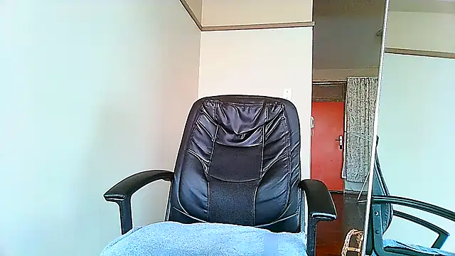 Snapshot of Charlie-Crawford chatting on 03/21/25, 03:46 Charlie-Crawford online show from 03/21/25, 03:46