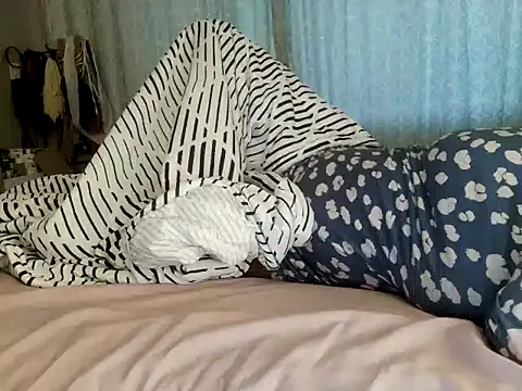 Charlie-Crawford online show from 05/03/26, 04:28