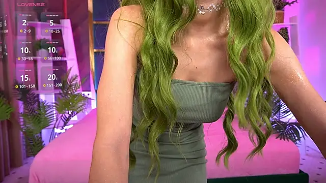 LittleeCutee online show from 10/31/25, 08:33