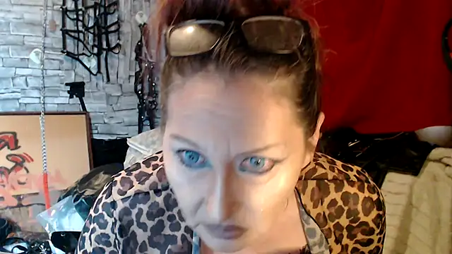 dominatrixredsonyja online show from 07/13/26, 03:17