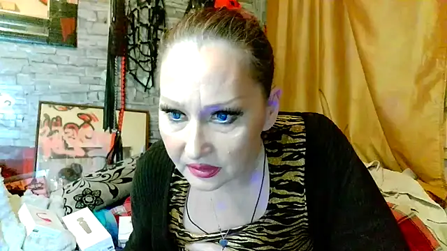 dominatrixredsonyja online show from 02/15/26, 09:36