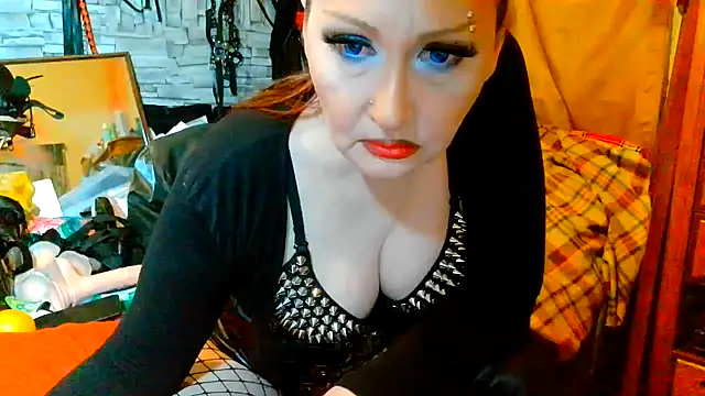 dominatrixredsonyja online show from 05/15/26, 09:02