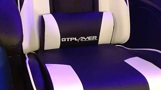 Snapshot of CrossyAayesha chatting on 10/26/25, 03:45 CrossyAayesha online show from 10/26/25, 03:45