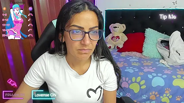 Snapshot of alma_blue chatting on 10/17/25, 10:11 alma blue online show from 10/17/25, 10:11