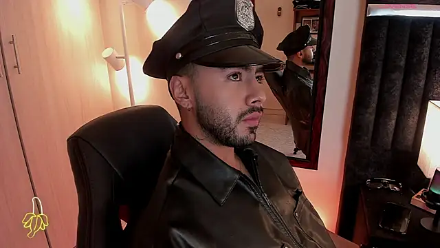 ItsMeEros online show from 10/24/25, 04:50