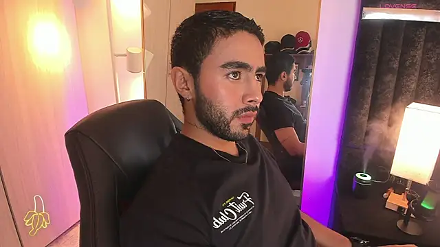 ItsMeEros online show from 12/14/25, 10:15