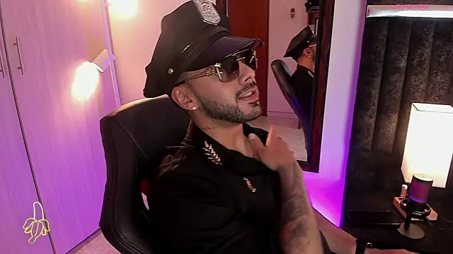 ItsMeEros online show from 11/06/25, 10:03