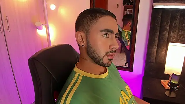 ItsMeEros online show from 11/12/25, 08:56