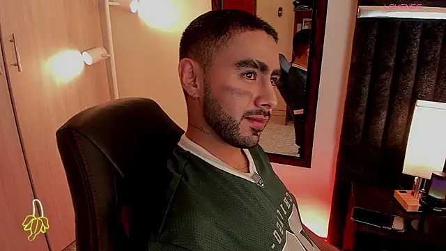 ItsMeEros online show from 10/26/25, 09:15