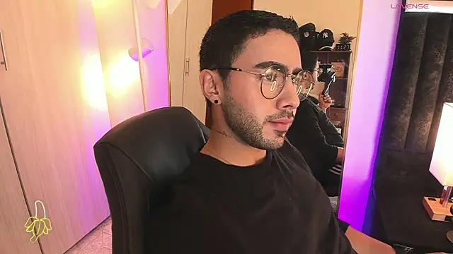 ItsMeEros online show from 12/04/25, 04:28