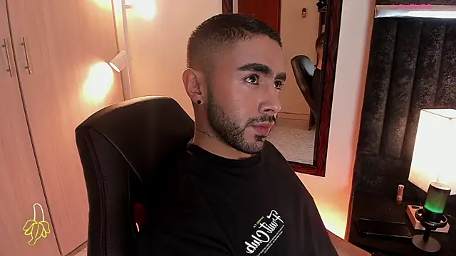 ItsMeEros online show from 11/03/25, 11:08