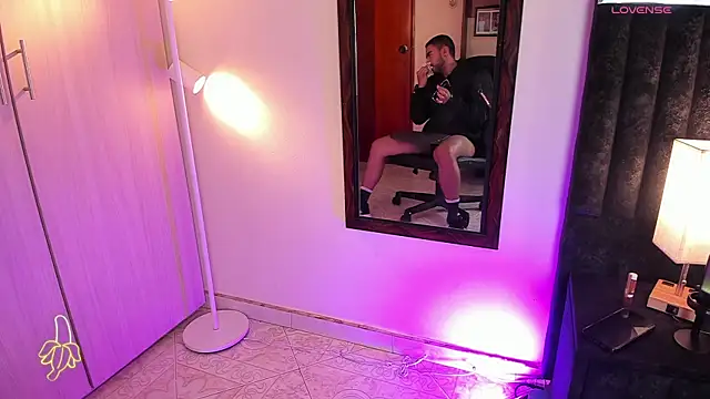 ItsMeEros online show from 11/16/25, 10:35