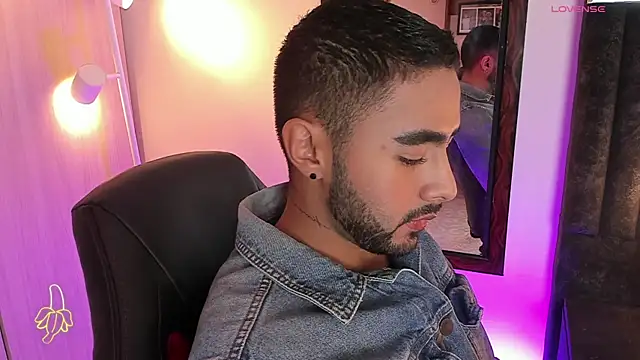 ItsMeEros online show from 11/13/25, 11:30