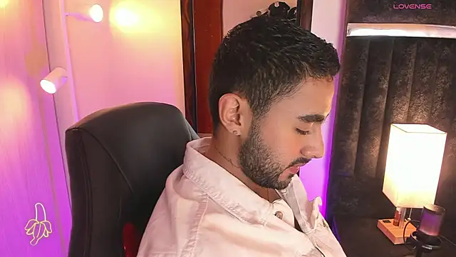 ItsMeEros online show from 11/27/25, 10:43