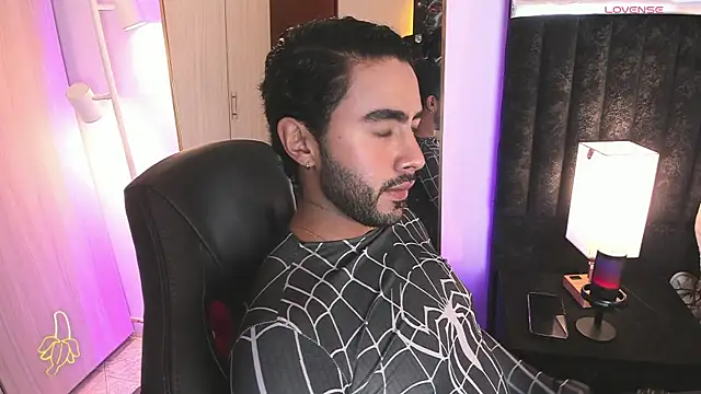 ItsMeEros online show from 03/24/26, 09:59