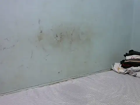 QUEEN-MARIAN online show from 11/17/25, 09:08