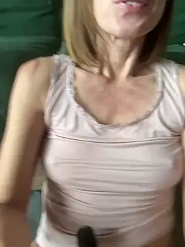 fuckable milf online show from 10/15/25, 02:25