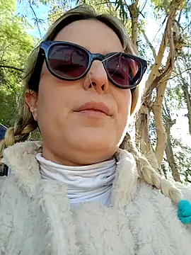 dolcehelena993 online show from 11/23/25, 10:14