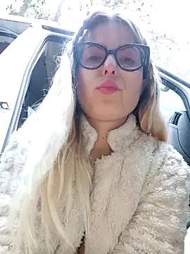 dolcehelena993 online show from 12/20/25, 10:29