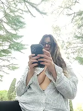 dolcehelena993 online show from 11/03/25, 12:20