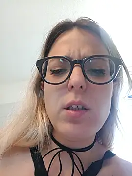 dolcehelena993 online show from 06/02/26, 01:55