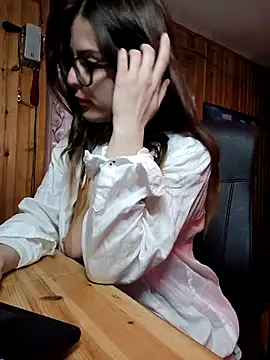 Snapshot of dolcehelena993 chatting on 03/09/25, 12:42 dolcehelena993 online show from 03/09/25, 12:42