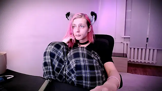 Littlepinkcat online show from 02/06/26, 01:01