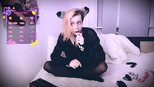 Littlepinkcat online show from 12/05/25, 08:39