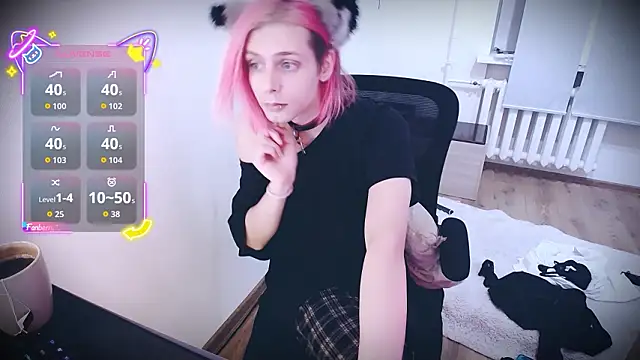 Littlepinkcat online show from 01/15/26, 04:32