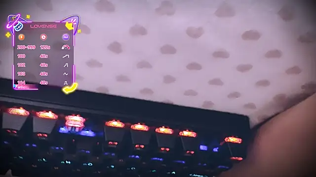 Littlepinkcat online show from 12/04/25, 06:34