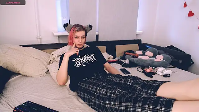 Littlepinkcat online show from 04/06/26, 01:56