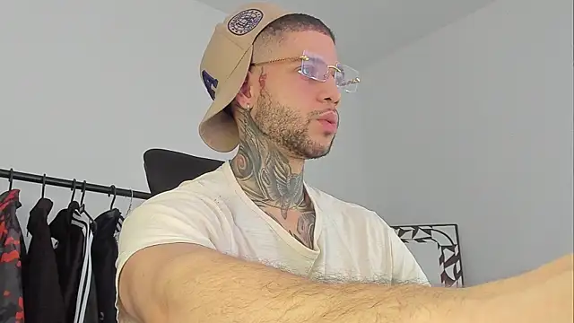  jamesleandros1 online show from 11/09/25, 04:22