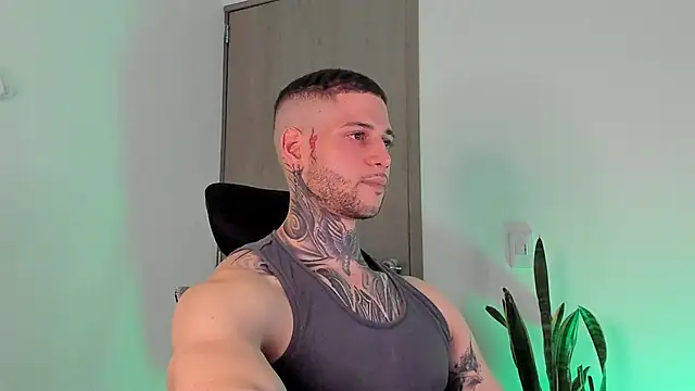  jamesleandros1 online show from 02/04/26, 04:07