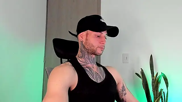  jamesleandros1 online show from 02/10/26, 03:38