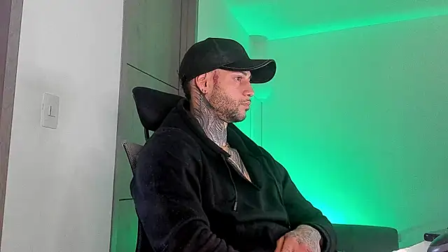  jamesleandros1 online show from 06/04/26, 01:49