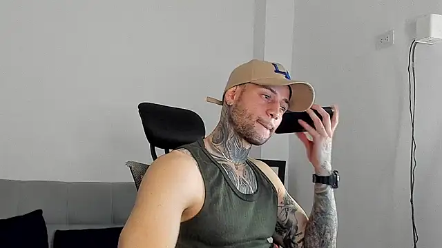  jamesleandros1 online show from 07/19/26, 08:05