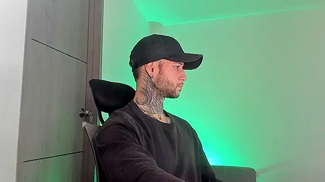  jamesleandros1 online show from 06/06/26, 06:35