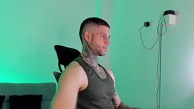  jamesleandros1 online show from 07/05/26, 05:42