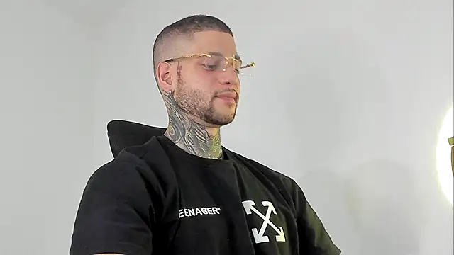  jamesleandros1 online show from 09/30/25, 02:06