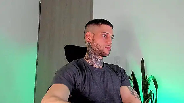  jamesleandros1 online show from 02/08/26, 03:04